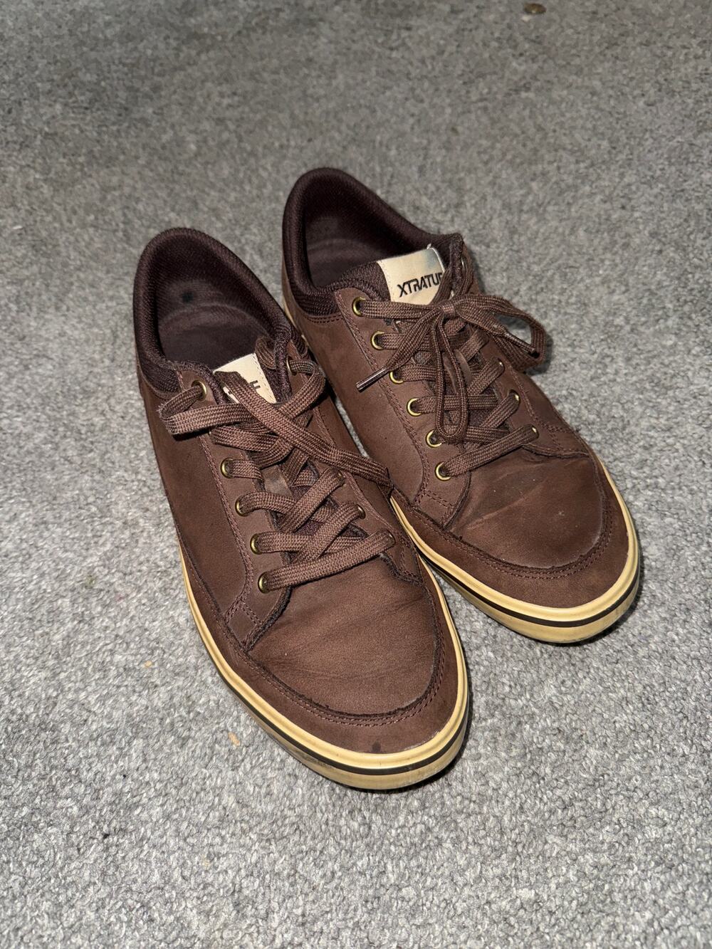 Xtratuf chumrunner brown sneaker men's size 9.5